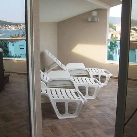 Apartments Villa Erik 로고즈니차 객실 사진