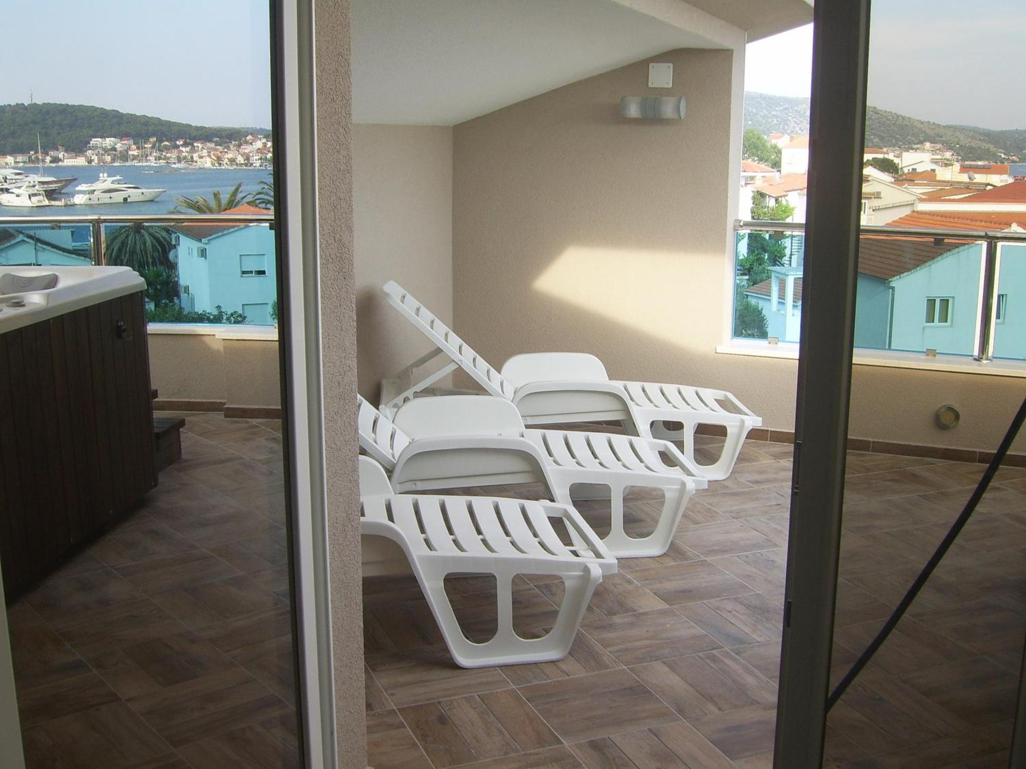Apartments Villa Erik 로고즈니차 객실 사진