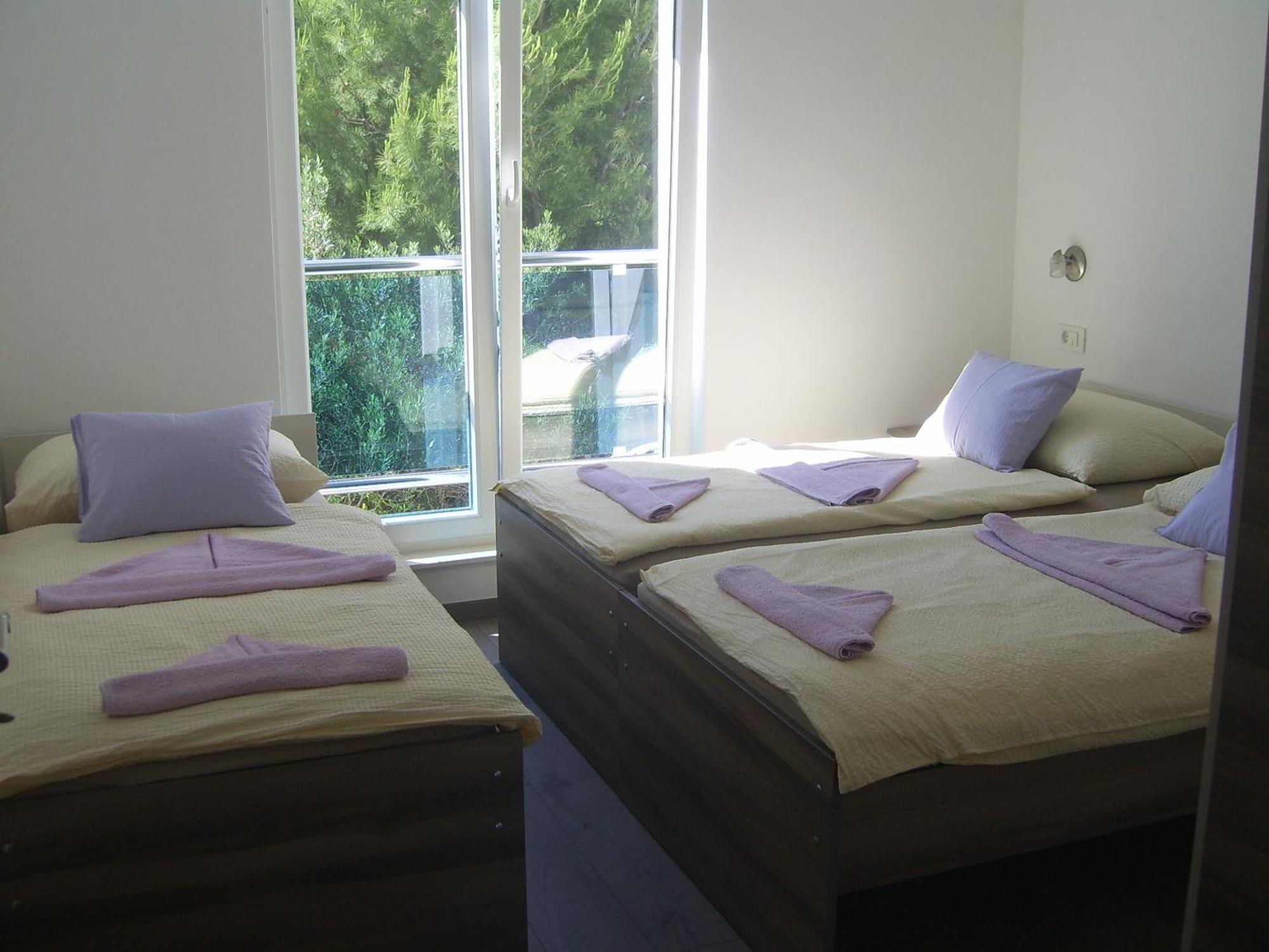 Apartments Villa Erik 로고즈니차 객실 사진